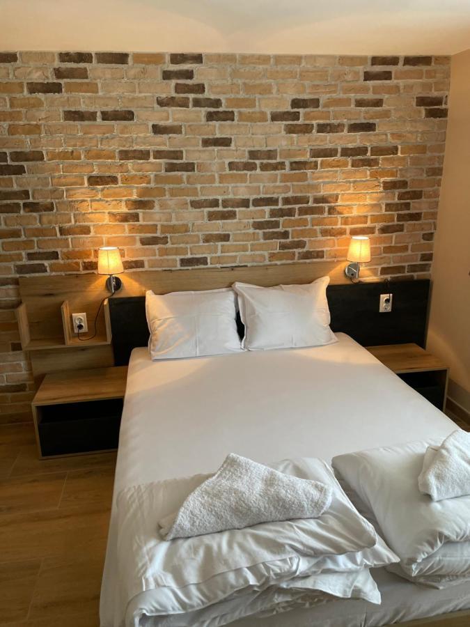 Family Hotel Malibu Chernomorets Esterno foto