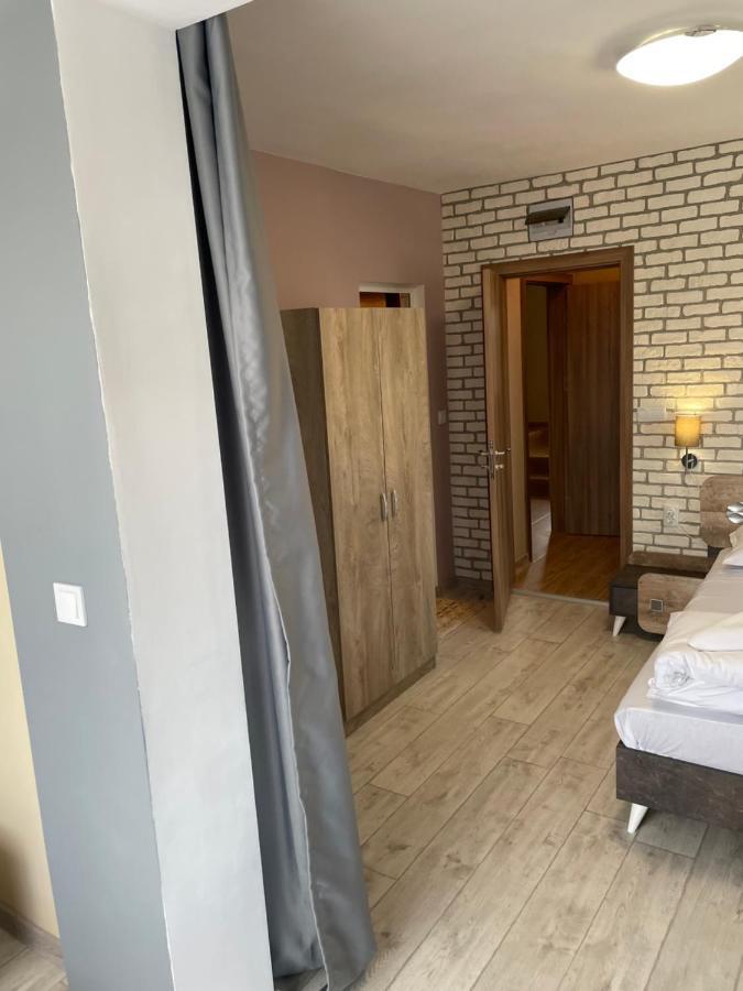 Family Hotel Malibu Chernomorets Esterno foto