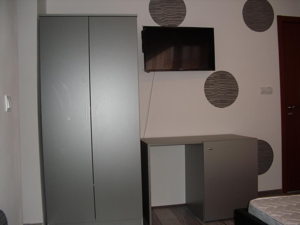 Family Hotel Malibu Chernomorets Esterno foto