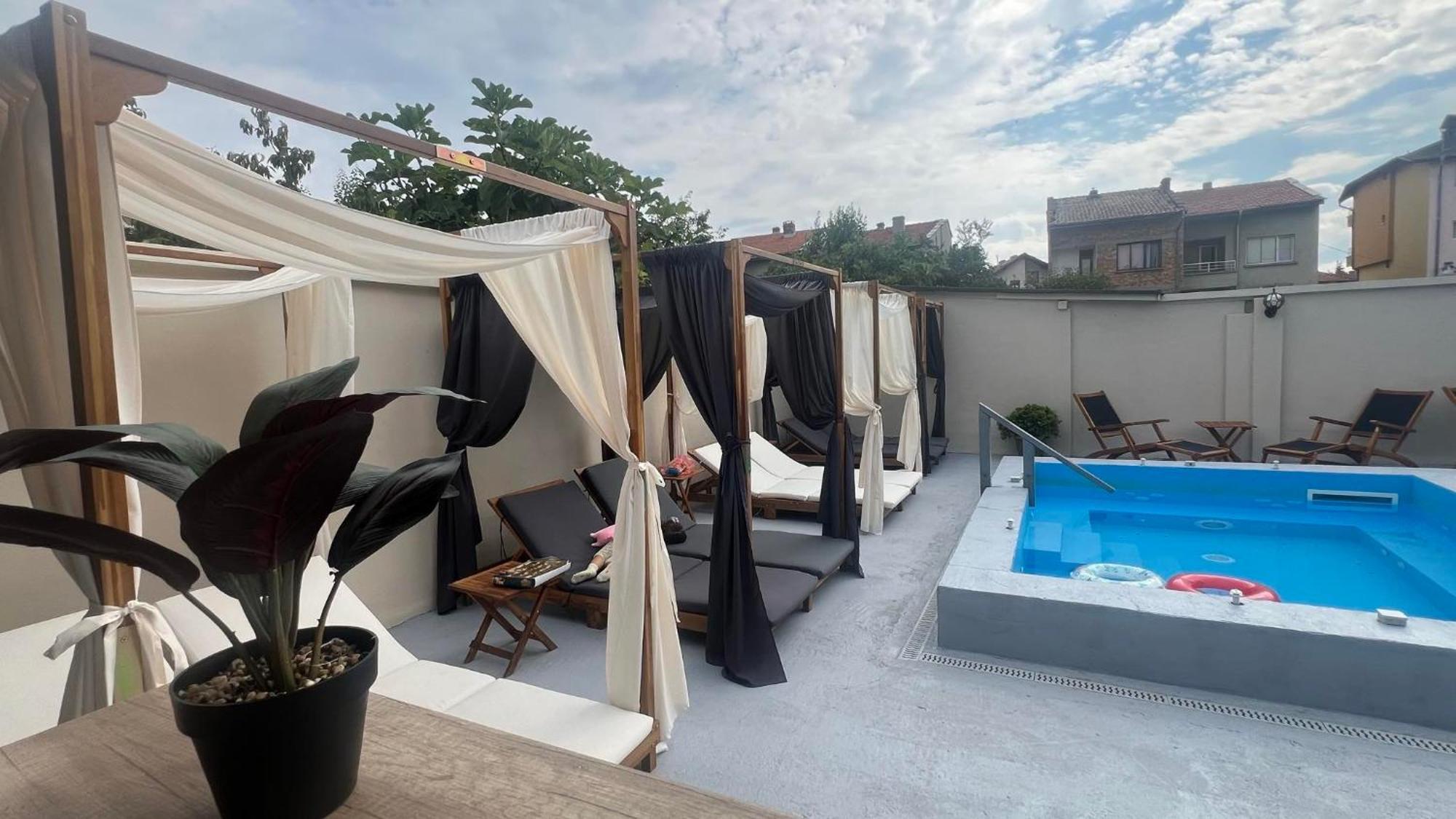 Family Hotel Malibu Chernomorets Esterno foto