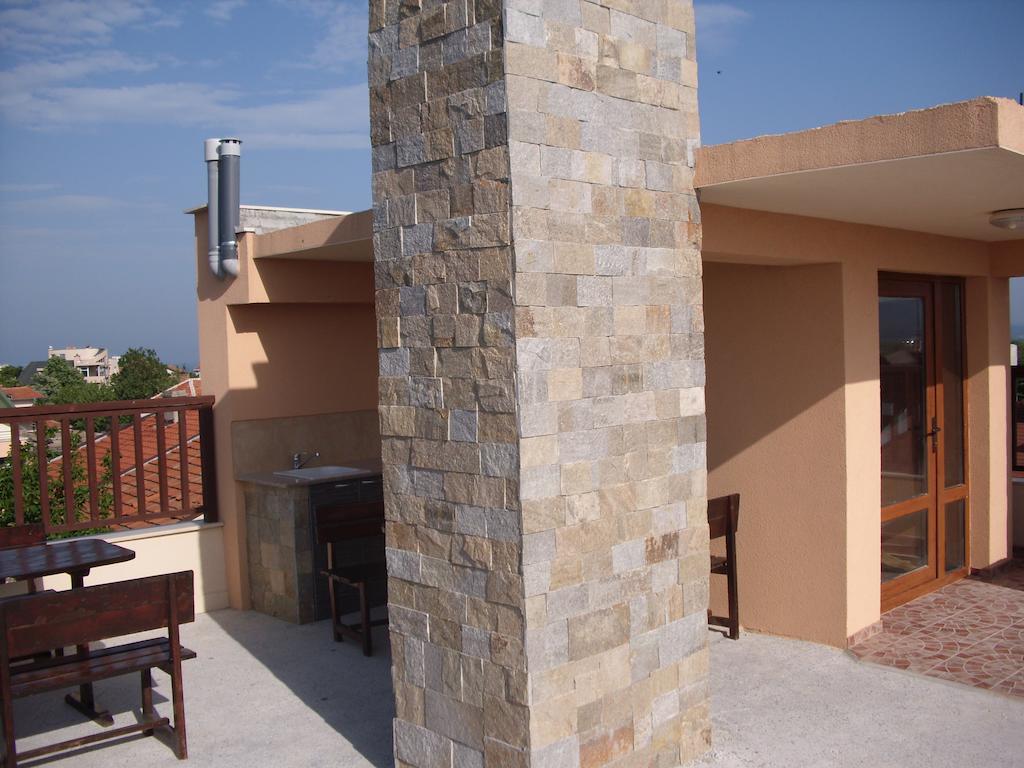 Family Hotel Malibu Chernomorets Esterno foto