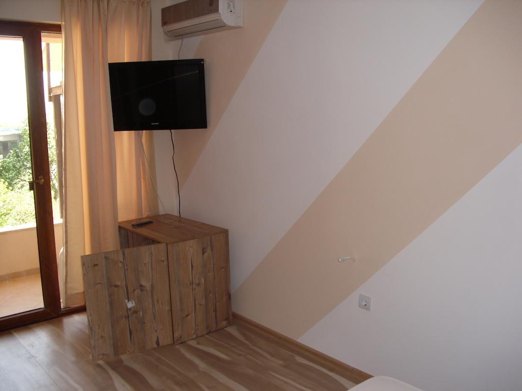 Family Hotel Malibu Chernomorets Camera foto