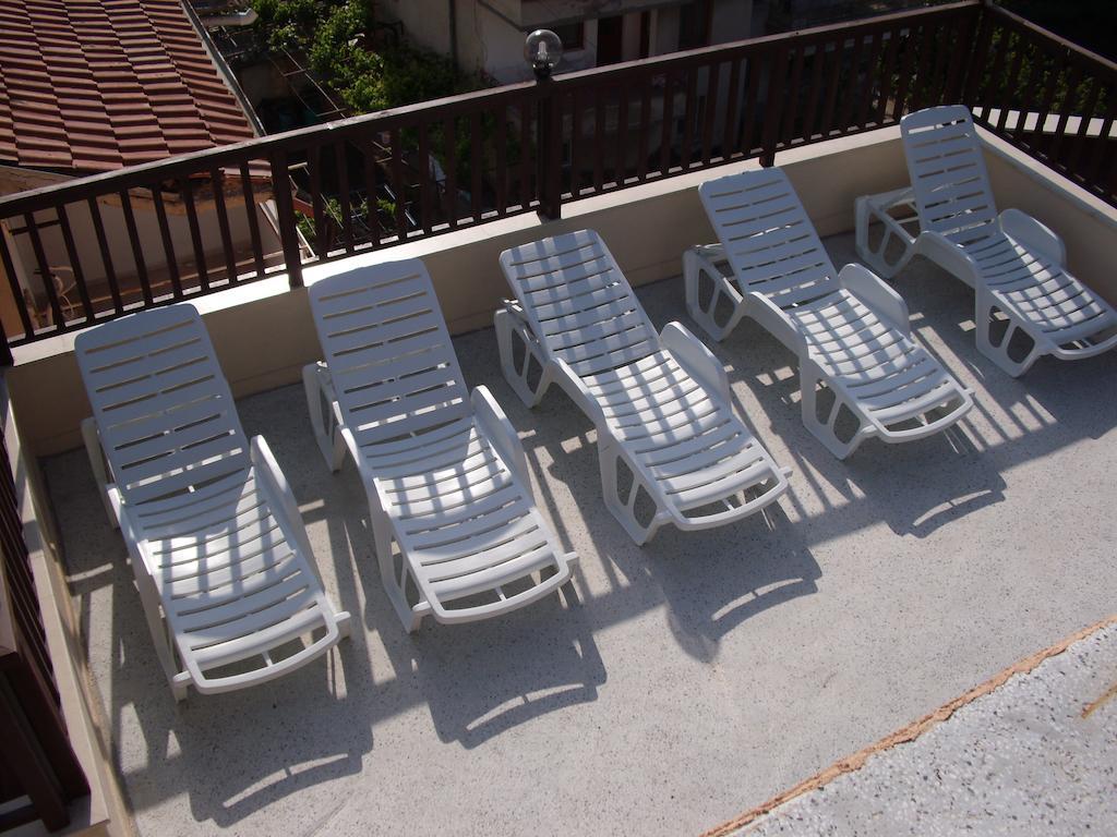 Family Hotel Malibu Chernomorets Esterno foto