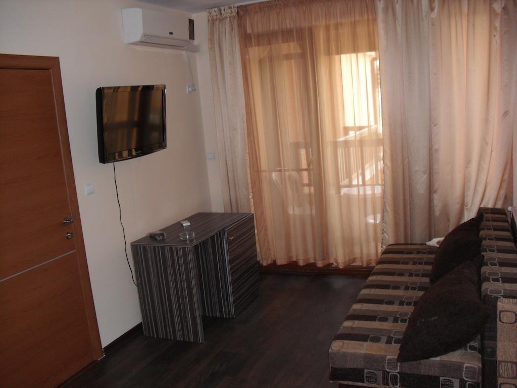Family Hotel Malibu Chernomorets Camera foto
