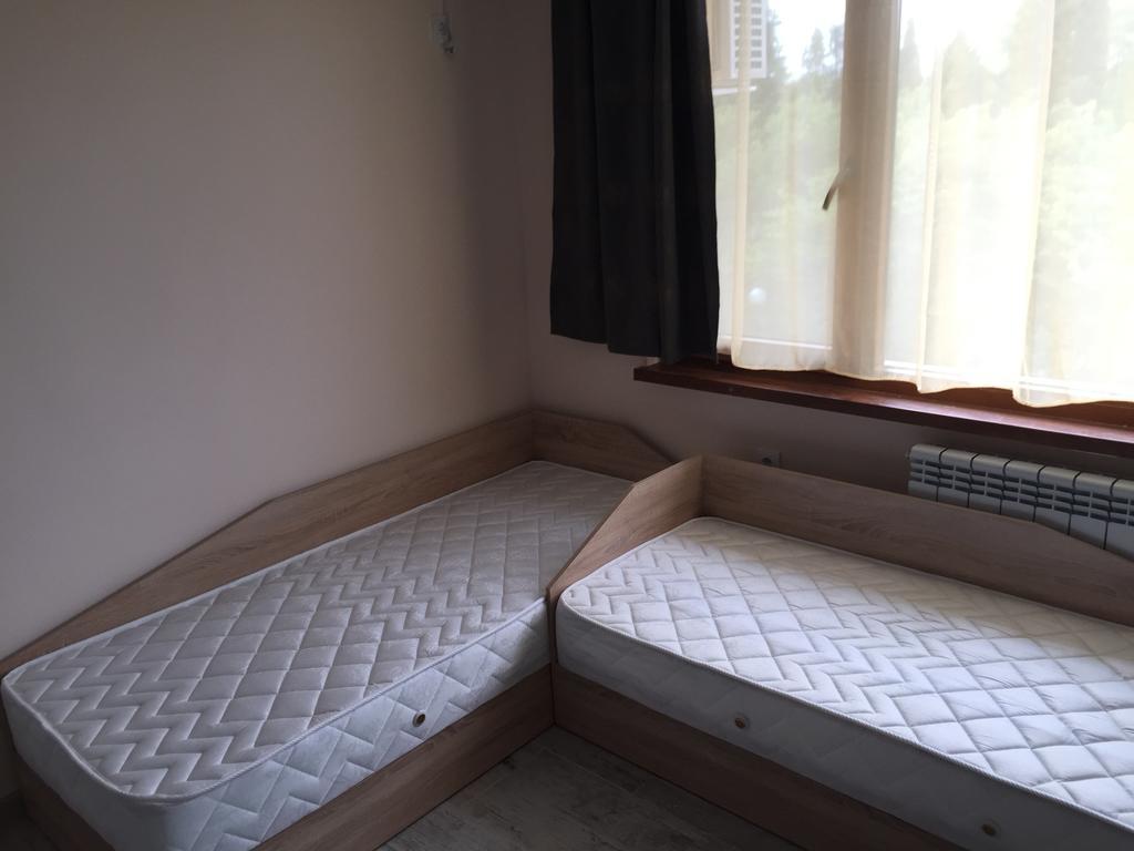Family Hotel Malibu Chernomorets Esterno foto